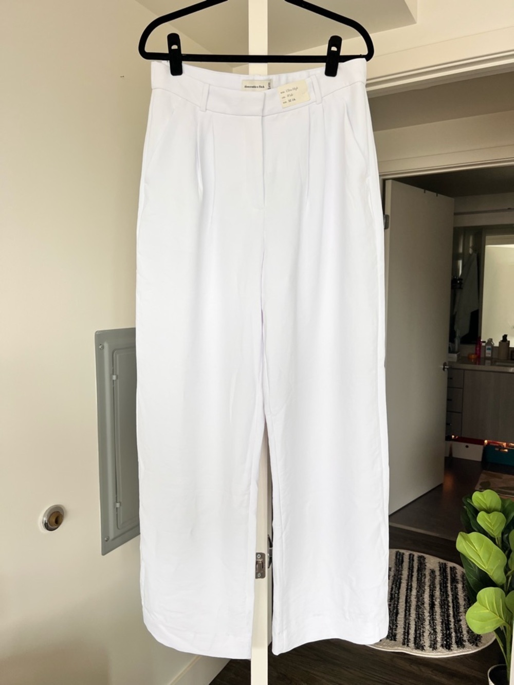 NWT Abercrombie & Fitch Sloane Tailored Wide Leg Pant- White- 32/14 LONG - Picture 2 of 15